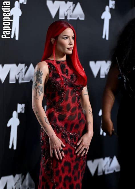 Halsey Nude OnlyFans Leaks - Photo #9194356 - Fapopedia