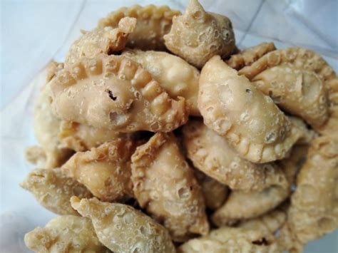 Umisnack Kue Pastel Abon Sapi Khas Cirebon Isi Kg Cemilan Khas