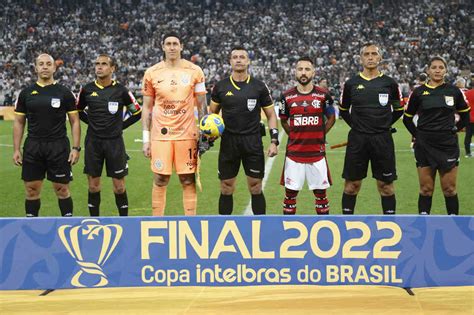 Corinthians x Flamengo CBF divulga áudio do VAR em lance de pedido de