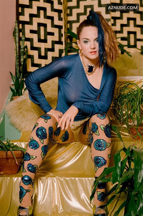 JoJo Levesque Sexy Non Nude Photo Collection AZNude