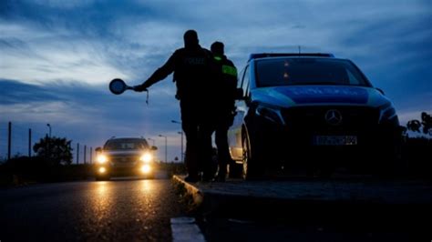 Faeser Will Bis Auf Weiteres An Grenzkontrollen Festhalten STERN De