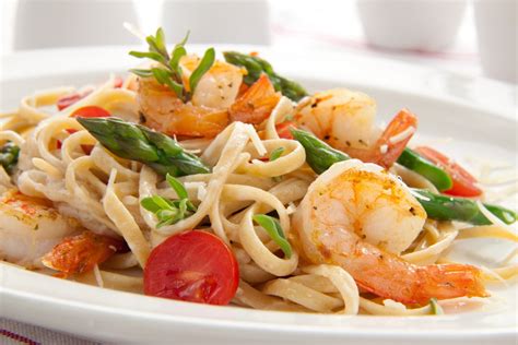 Recette linguine aux crevettes et sauce épicée Marie Claire