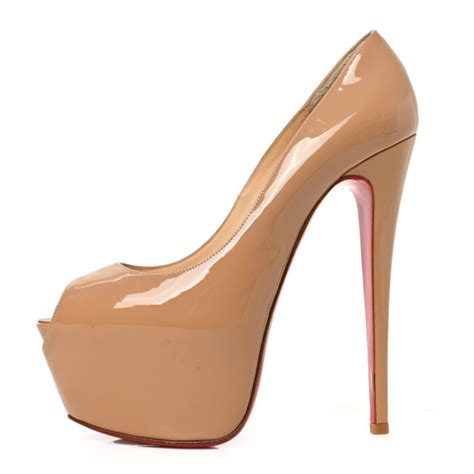 CHRISTIAN LOUBOUTIN Patent Daffodile Peep Toe Pumps Nude FASHIONPHILE