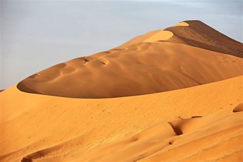 Booming Dunes Of Badain Jaran Desert Alxa China Atlas Obscura