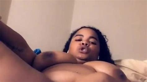 LEGS SHAKING ORGASM Porn Videos