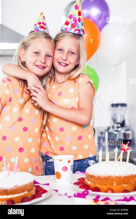 Blonde Twins Hi Res Stock Photography And Images Alamy
