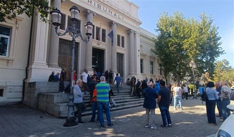 Reggio Calabria Attesa La Sentenza D Appello Per Mimmo Lucano