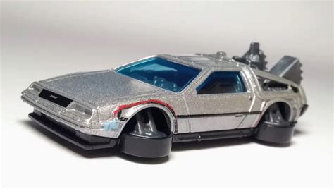 Машинка Базова Hot Wheels DeLorean DMC Back to the Future Time Machine Hover Mode Screen