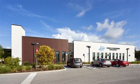 St. Luke's Eye Clinic - Longboard Architectural Products
