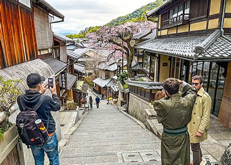 Ninenzaka & Sannenzaka Photos, Historic Streets in Kyoto