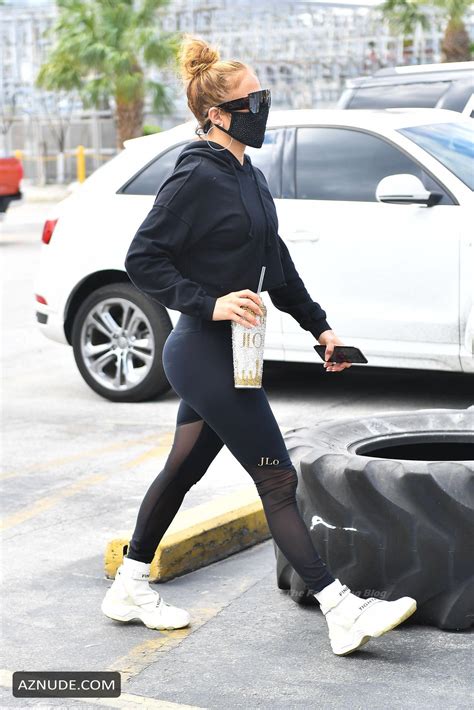 Jennifer Lopez Sexy Showing Off Her Hot Curves In Miami Florida AZNude