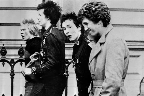 Bande Son Dune S Rie Bagarre Juridique Entre Les Membres Des Sex Pistols La Presse
