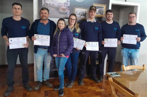 Equipe Da CERAN Recebe Certificado E Carteira De Arrais Amador Ceran