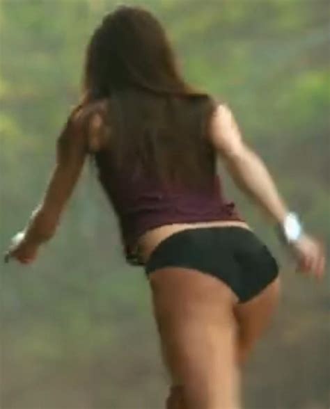 Naked Marie Avgeropoulos In The