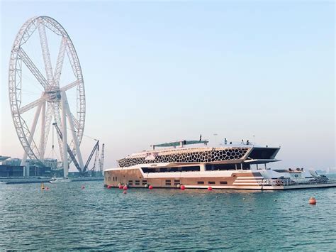 Lotus Mega Yacht Brunch Cruise, Dubai - Think One Yachts