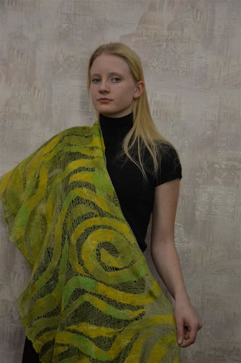 Шарфик шелковый с префельтом. nel 2024