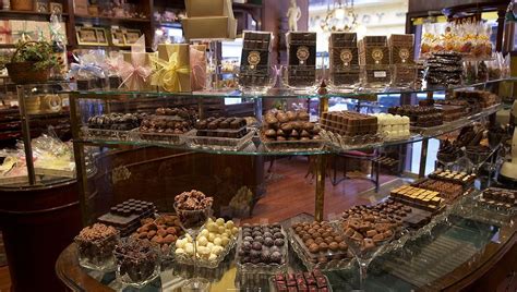 Herv Est Le Boss De La Chocolaterie Du Ch Teau D Augerville France Bleu