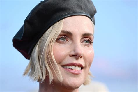 Charlize Theron Est Merveilleuse En Blonde