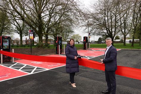 PoGo Charge Delivers First of New Ultra-Rapid Charging Hubs for Kew