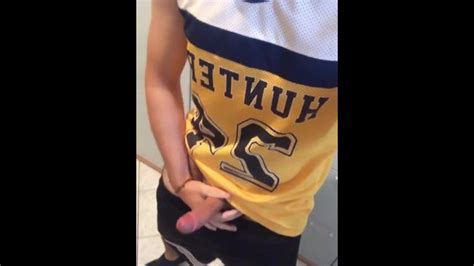 Studente Fa Vedere Il Suo Cazzone Allamico Curioso Pornhub Gay