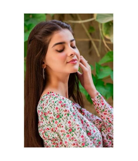 Hot Sexy Zainab Shabbir Bikini Pics