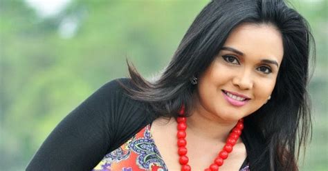 Srilankan Popular Actress And TV Presenter Gayathri Dias New Hot