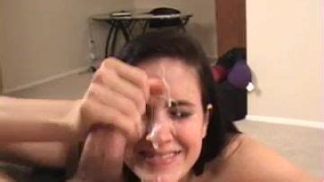 Une Belle Milf Couverte De Sperme Chaud Porn