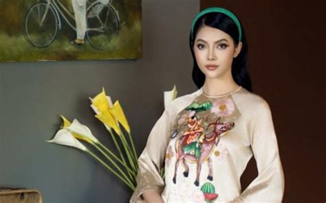 Di N Bikini N Ng B Ng Th Y V N Pose D Ng Kh C Bi T C Khen T M T C Saostar Vn