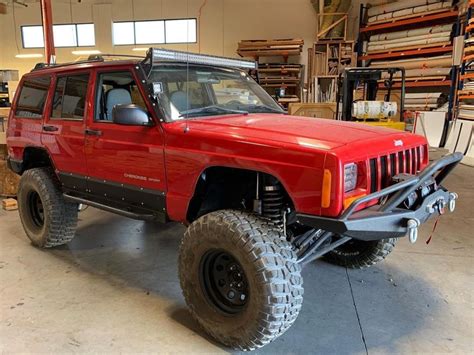 20 Super Clean And Lifted Jeep Cherokee XJs - Deluxe Timber | Jeep xj ...