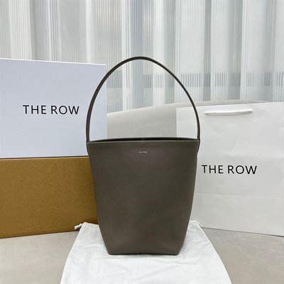 Row The Row Сумка на плечо мешок - купить с доставкой по выгодным ценам ...