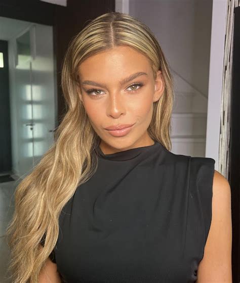 Rikkie Valerie Kollé Most Beautiful Transgender Woman Blonde hair Colors TG Beauty