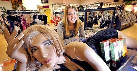 Reportage Ein Tag als Verkäuferin im Sex Shop nw de