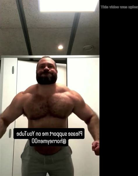Hot Bearded Musclebear Flexing ThisVid
