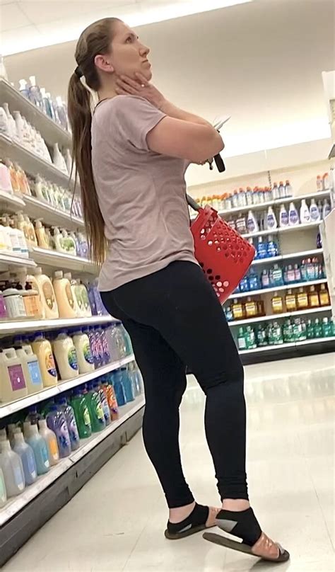 Milf PAWG Visible Panty Line In Black Leggings Spandex Leggings Yoga Pants Forum