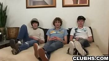 Three Horny Amateur Hunks Tugging On Their Hard Cock XNXX