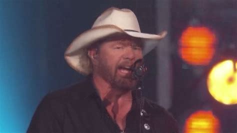 Oklahoma Native Toby Keith Takes Cancer Diagnosis Public