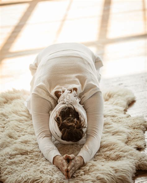 Kundalini Yoga For Beginners Benefits And Where To Start — Oui We