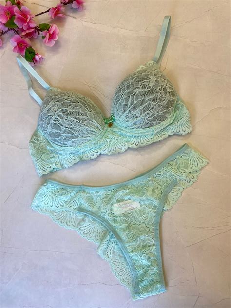 Sinta Se Deslumbrante Conjunto Rendado Donna Chic Lingerie