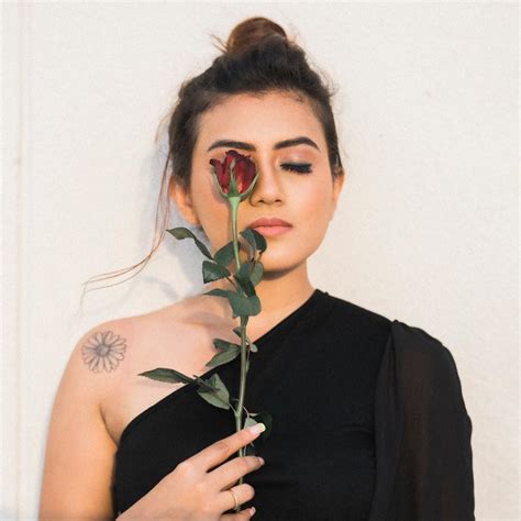 LANKA HOT GIRL ශනදර පරයසද SHANUDRI PRIYASAD