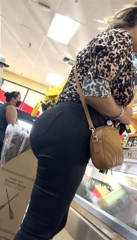 Insane Milf Booty At Tj Video Spandex Leggings Yoga Pants Forum