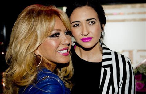 Christina Curry laat pussy tatoeëren Ditjes en Datjes