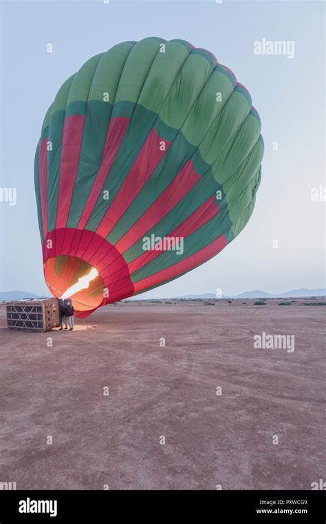 Air balloon being filled heated air hi-res stock photography and images ...