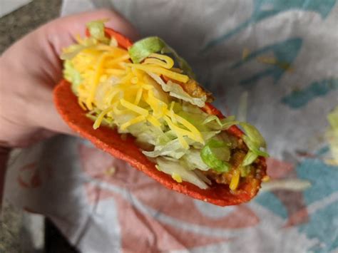 Review Taco Bell Flamin Hot Doritos Locos Taco