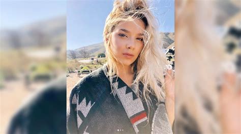 Arilena Ara një super yll i vërtetë me bikini ArkivaNews