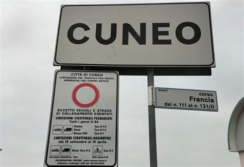 Nuova Cartellonistica Stradale Per Piano Antismog A Cuneo Prima Cuneo