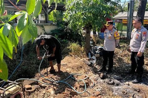 Atasi Kekeringan Bangun Sumur Bor Di Muneng Sumberasih Probolinggo