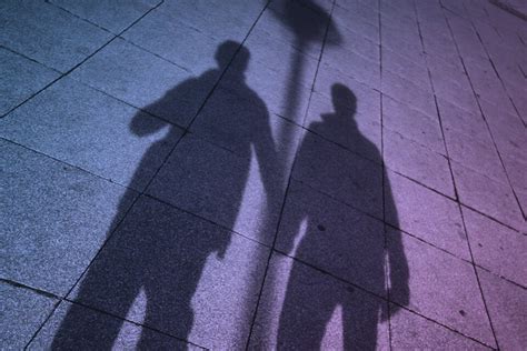 Lecco Coppia Gay Perseguitata Dal Vicino Fr Ci Di M Rda Ricch Oni Dovete Morire Il Caso