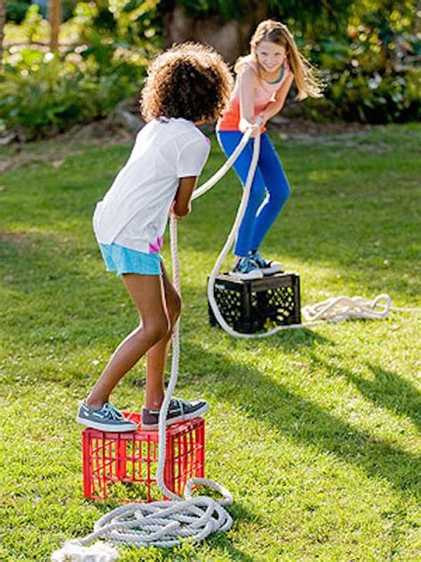 Niños Juego De Tirar Botellas Con Pelotas Juegos Retos Y Pasatiempos