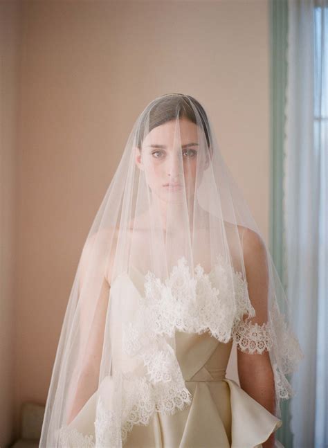 Veil Guide : Tips for Choosing the right wedding veil : Long bridal ve