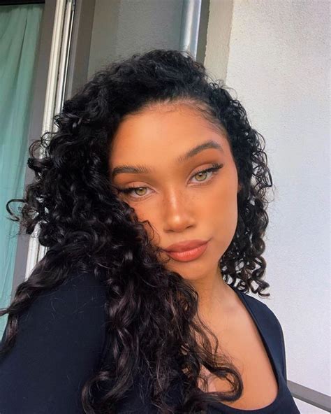 Pin By 𝕄𝔸𝕃𝕀𝕐𝔸ℍ On H A I R Curly Hair Styles Light Skin Girls Light Hair